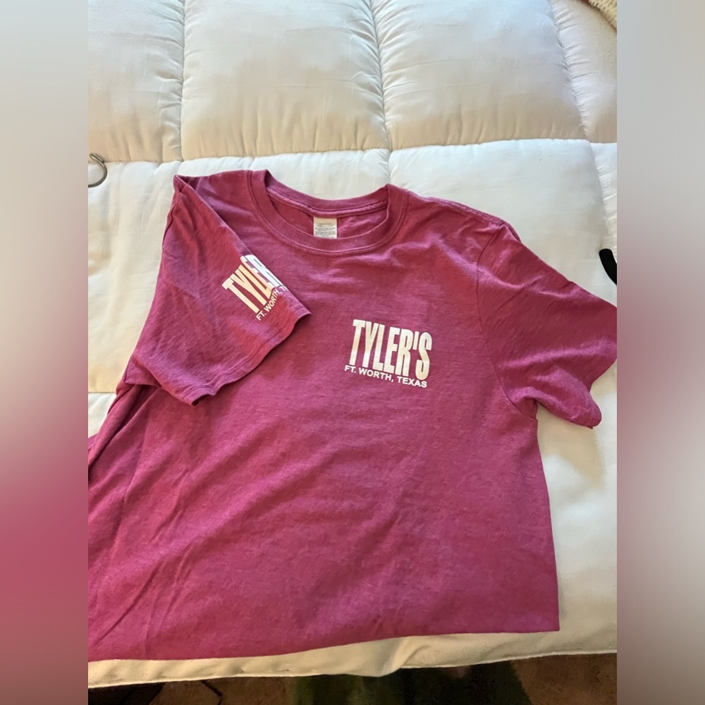 Tyler’s Ft. Worth T-Shirt NWOT Sz.M Pink and White